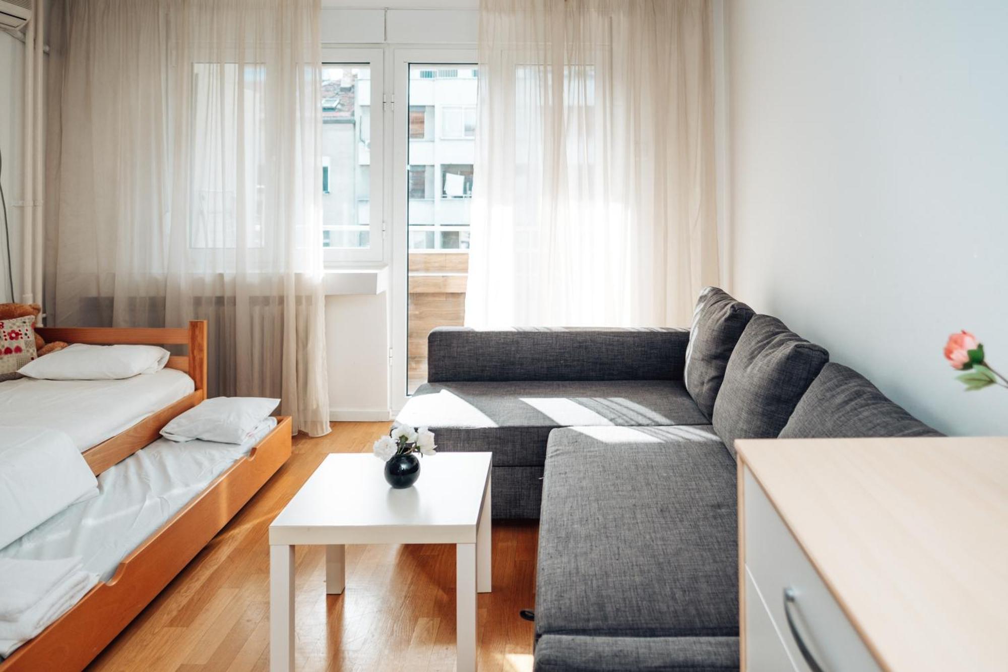 Crown Central Three Bedroom Apartment Belgrado Exterior foto