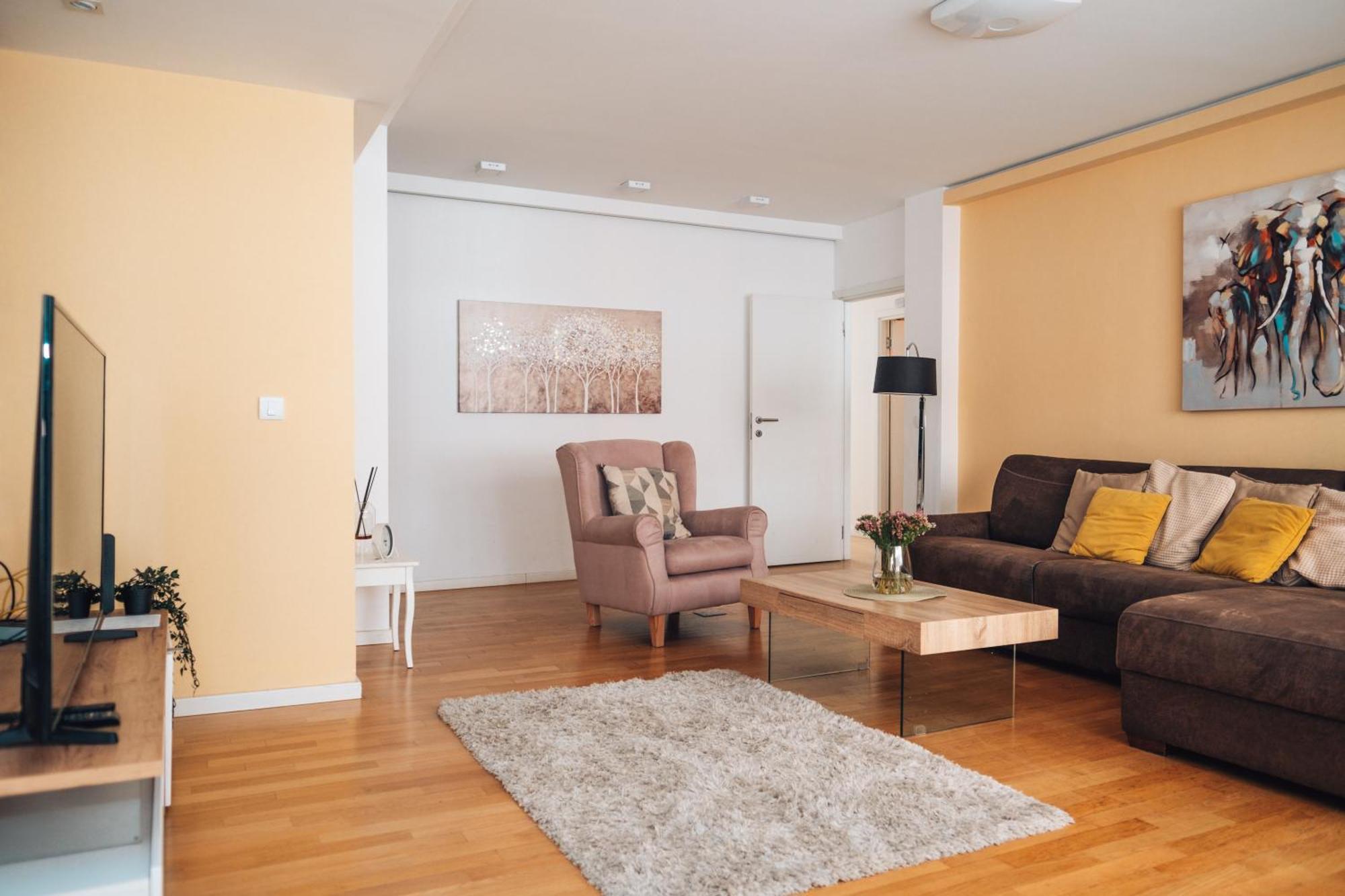 Crown Central Three Bedroom Apartment Belgrado Exterior foto